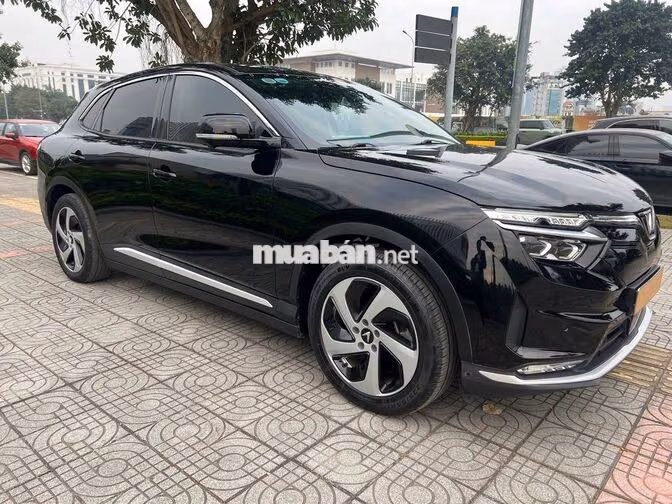 VinFast VF8 Plus 2023 đen 99% siêu lướt