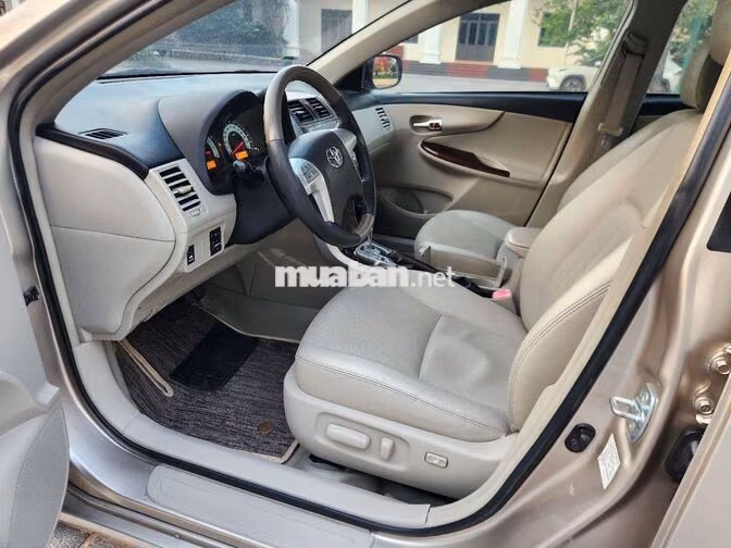 Toyota Altis 1.8 2012 Vàng cát