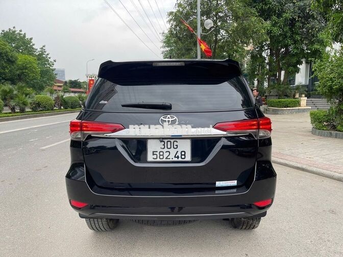 Toyota Fortuner 2020 Tự động Đen