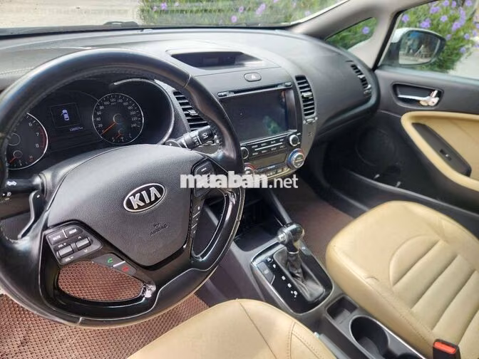 cần bán cerato sx 2018