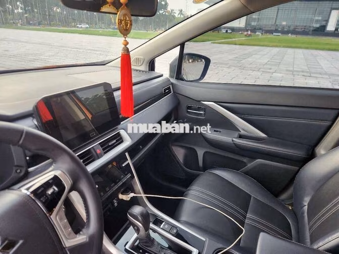 Mitsubishi Xpander Cross 7 chỗ màu Cam