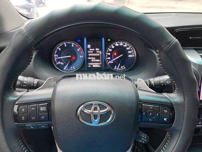 Toyota Fortuner 2020 Tự động Đen