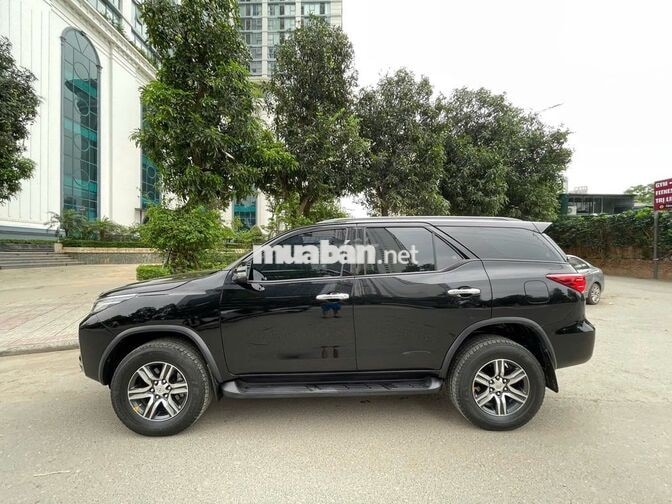 Toyota Fortuner 2020 Tự động Đen