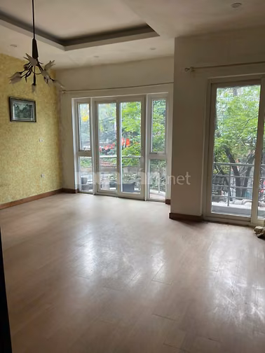 Cho thuê nhà mặt đường vành đai 2.5, quận Thanh Xuân, DT 65m2 x 4 tầng