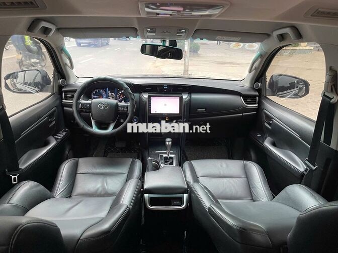 Toyota Fortuner 2020 Tự động Đen
