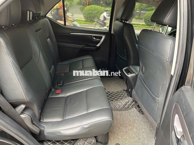 Toyota Fortuner 2020 Tự động Đen
