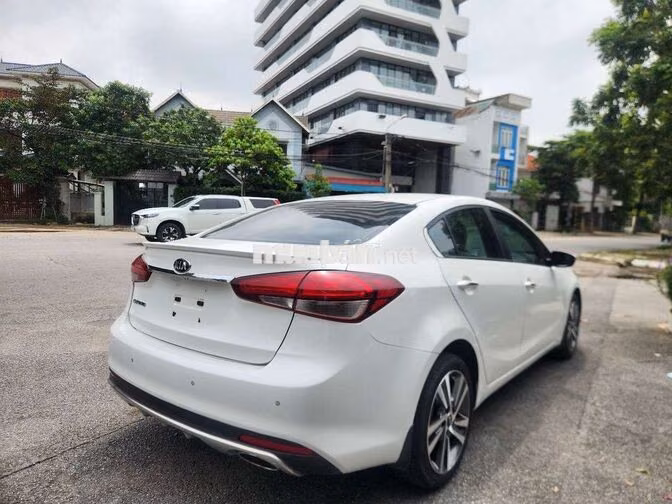 cần bán cerato sx 2018