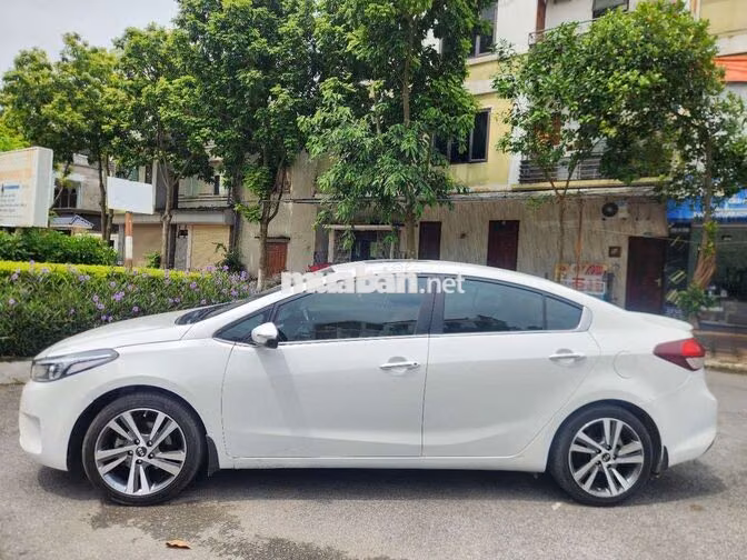 cần bán cerato sx 2018