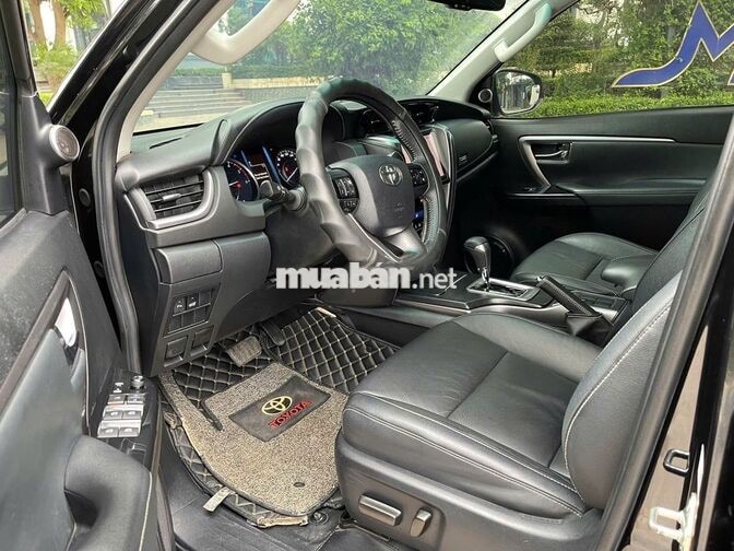Toyota Fortuner 2020 Tự động Đen