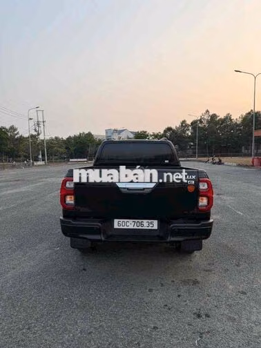 Toyota Hilux 2024 Số tự động Đen 30000 km