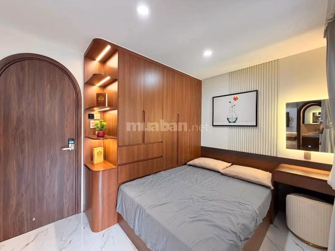 Dòng tiền 1.5 Tỷ/năm CHDV cao cấp Quận 10. thang máy 105m2( 6 x 19 ) 