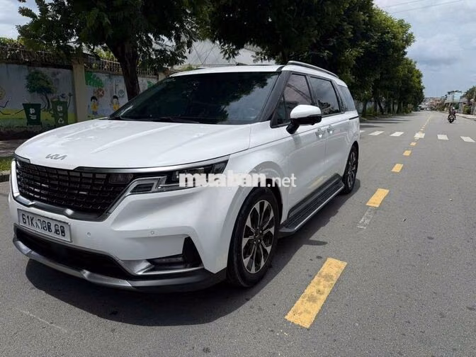 KIA Carnival 2021 Trắng 7 chỗ 7 vạn