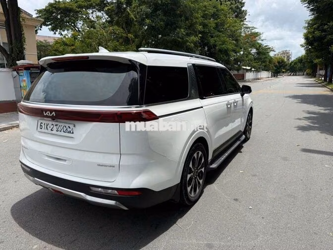 KIA Carnival 2021 Trắng 7 chỗ 7 vạn