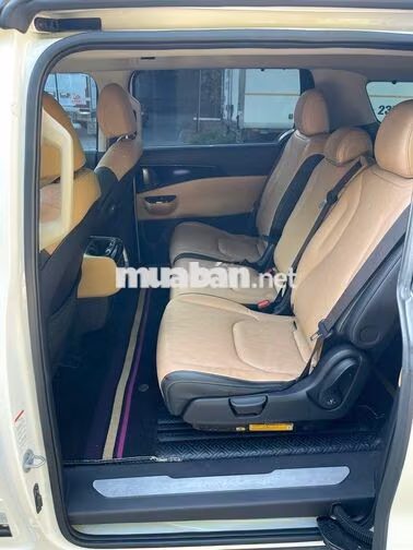 KIA Carnival Premium 2023 8 chỗ Trắng 80.000 km