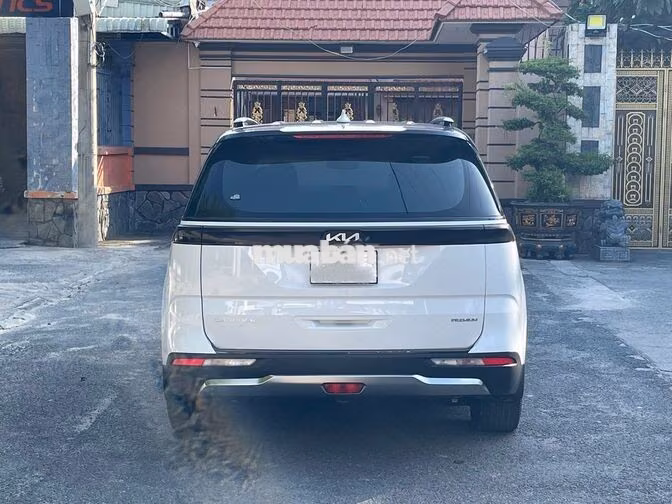 KIA Carnival Premium 2023 8 chỗ Trắng 80.000 km