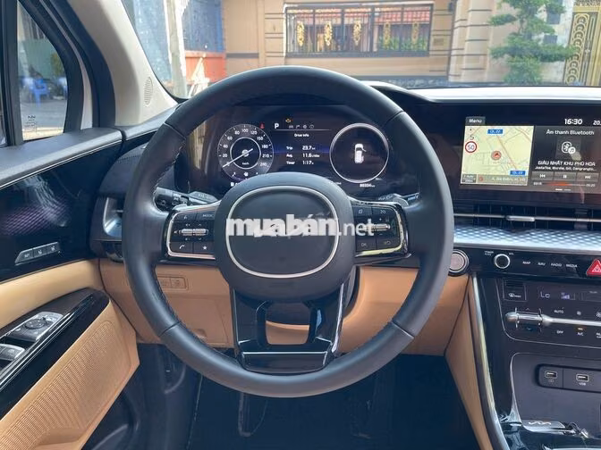KIA Carnival Premium 2023 8 chỗ Trắng 80.000 km