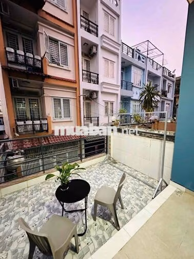 CHO THUÊ Căn Hộ 2 phòng Ban Công rộng 50m2 ngay sát bên Văn Lang cs3
