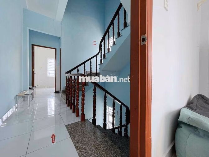 CHO THUÊ Căn Hộ 2 phòng Ban Công rộng 50m2 ngay sát bên Văn Lang cs3
