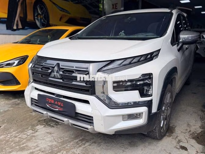 Mitsubishi Xpander Cross 2025 Trắng 3 vạn