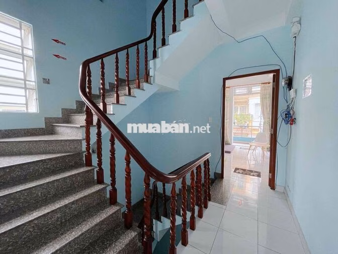 CHO THUÊ Căn Hộ 2 phòng Ban Công rộng 50m2 ngay sát bên Văn Lang cs3