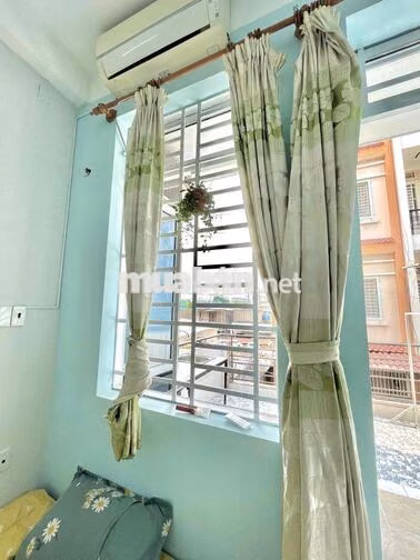 CHO THUÊ Căn Hộ 2 phòng Ban Công rộng 50m2 ngay sát bên Văn Lang cs3