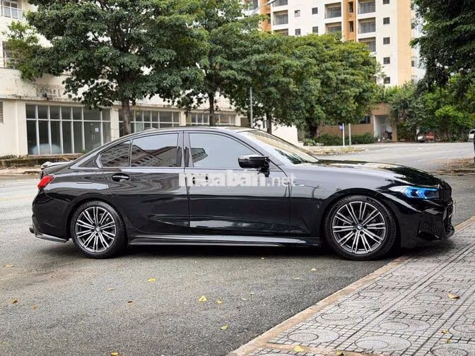 BMW 320i M-Sport 2022 4v5 km
