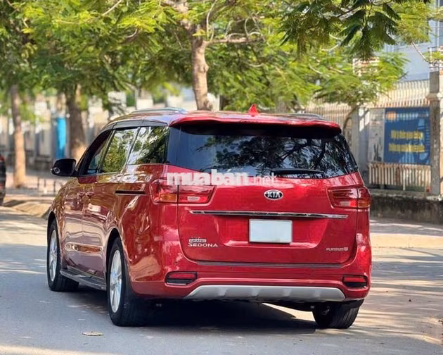 Kia Sedona 2019 Dầu 70.000 km Đỏ