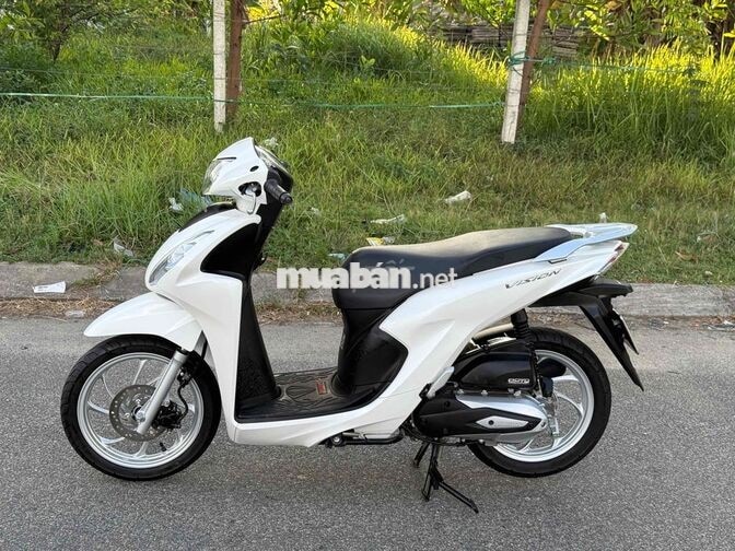Vision 2025 odo 6 ngàn cây lốp rin theo xe còn dày