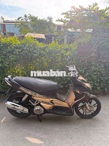 bạn chiếc xe Suzuki Hayate