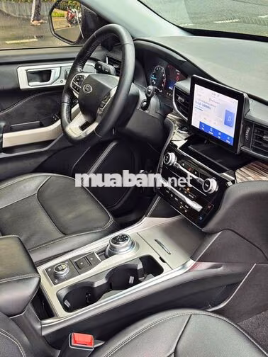 Ford Explorer Limited 2023 đăng ký 10/2024