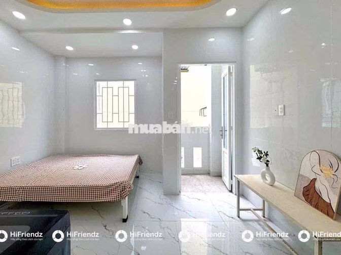 PHÒNG BAN CÔNG FULL NỘI THẤT ĐI BỘ QUA ĐẠI HỌC VĂN HIẾN