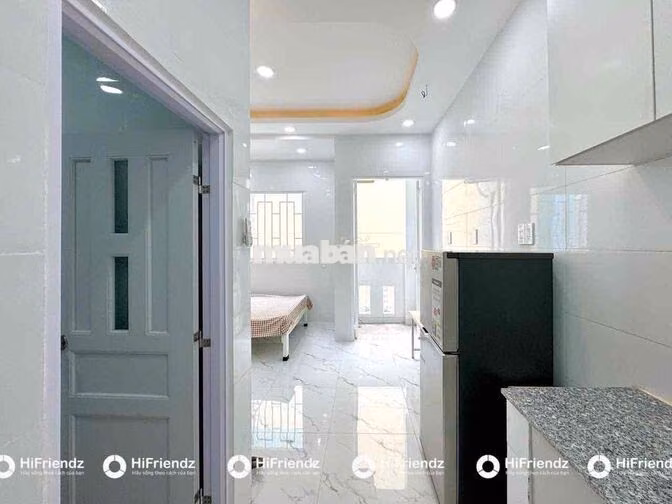 PHÒNG BAN CÔNG FULL NỘI THẤT ĐI BỘ QUA ĐẠI HỌC VĂN HIẾN