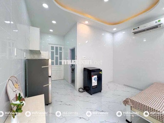 PHÒNG BAN CÔNG FULL NỘI THẤT ĐI BỘ QUA ĐẠI HỌC VĂN HIẾN