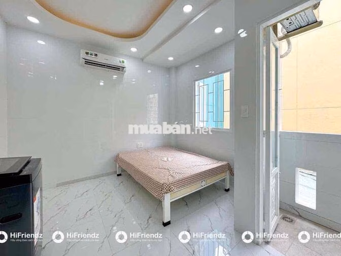 PHÒNG BAN CÔNG FULL NỘI THẤT ĐI BỘ QUA ĐẠI HỌC VĂN HIẾN