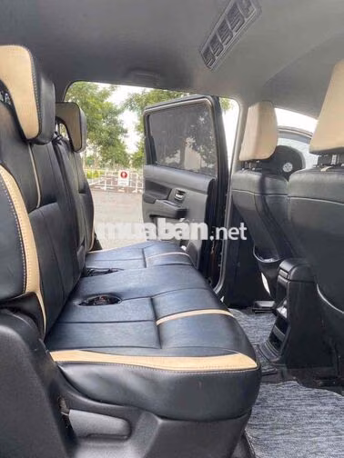 Suzuki XL7 Hybrid 2024 màu Xanh Khaki - Odo: 3 vạn