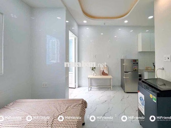 PHÒNG BAN CÔNG FULL NỘI THẤT ĐI BỘ QUA ĐẠI HỌC VĂN HIẾN
