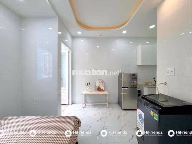PHÒNG BAN CÔNG FULL NỘI THẤT ĐI BỘ QUA ĐẠI HỌC VĂN HIẾN