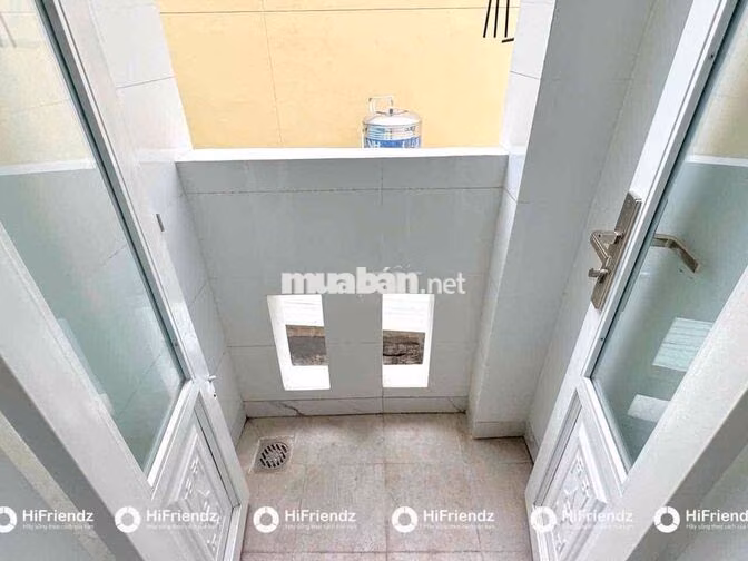 PHÒNG BAN CÔNG FULL NỘI THẤT ĐI BỘ QUA ĐẠI HỌC VĂN HIẾN