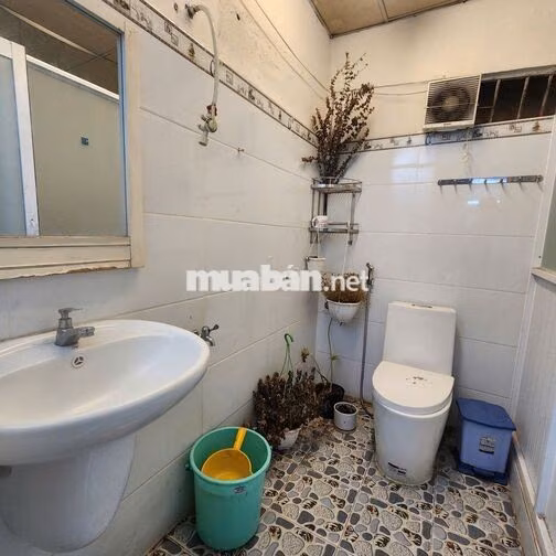 Cho thuê nhà mặt tiền CMT8 - 4 tầng 4pn3wc - KD đa ngành
