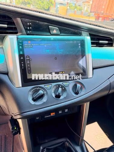 Toyota Innova 7 chỗ Bạc