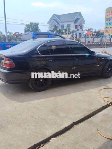 BMW Đen