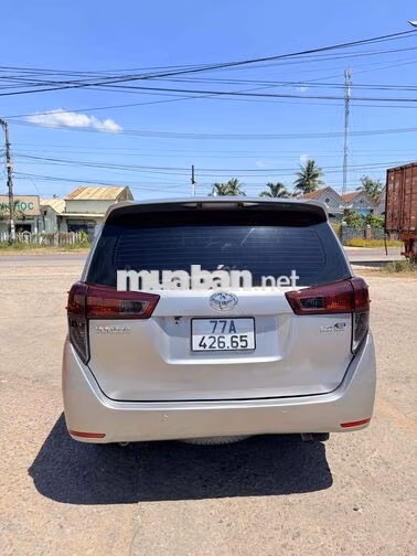 Toyota Innova 7 chỗ Bạc