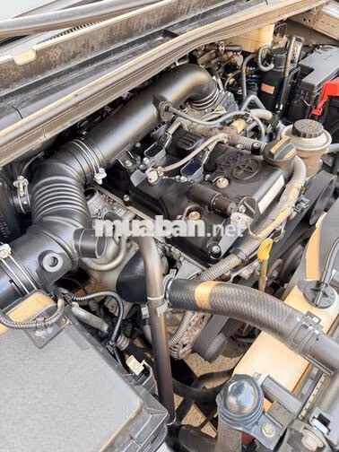 Toyota Innova 7 chỗ Bạc