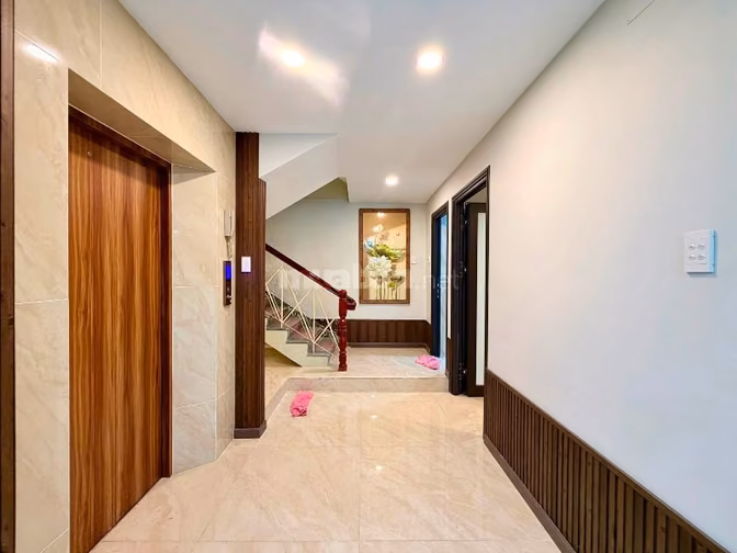 Bán nhà khu Trần Hưng Đạo Q.5 - 83m2 - 4pn 5wc 