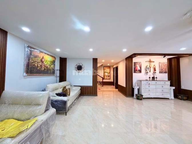 Bán nhà khu Trần Hưng Đạo Q.5 - 83m2 - 4pn 5wc 