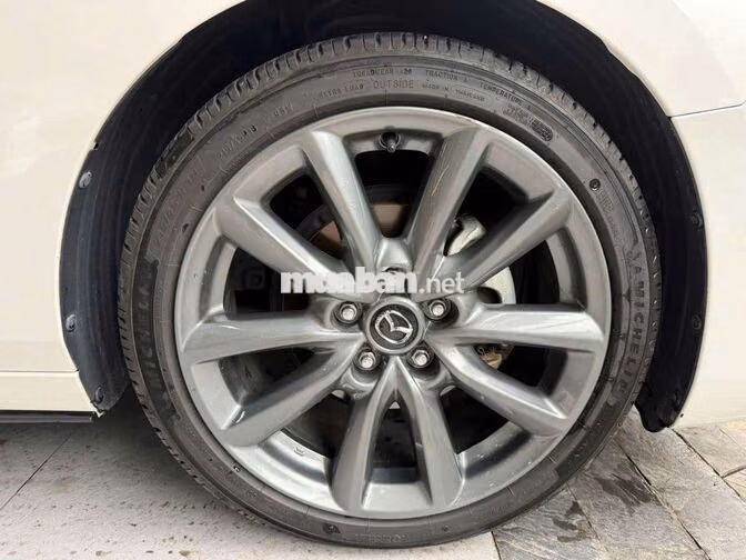 Mazda 3 2022 Sport Premium 1.5L, màu trắng,6v7km
