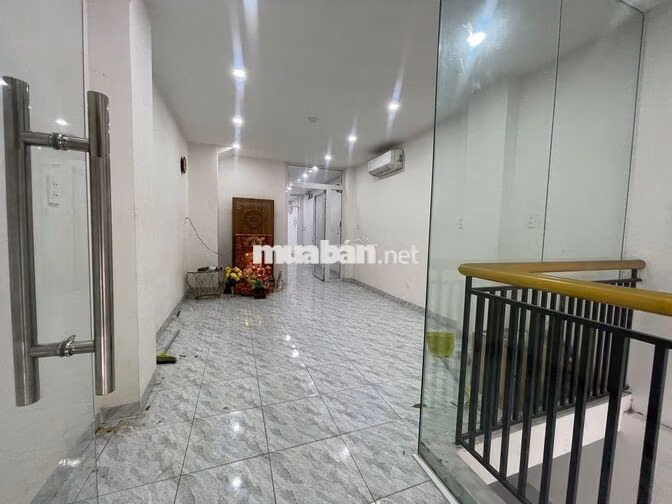 Cho thuê MB hoàng hoa thám Tân Bình ( ngay nhà ga T3)