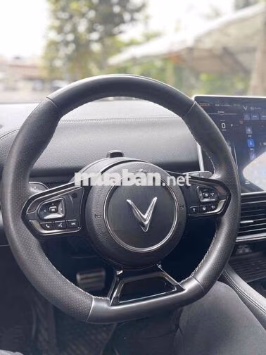 VinFast VF8 ECO/CATL 2023 Đen 41.000 Km