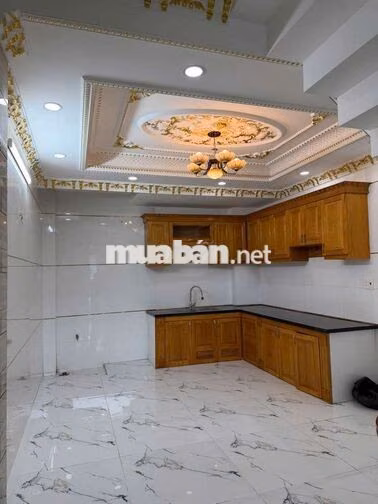Nhà MT CHIẾN LƯỢC [4X18, 4 lầu, 5pn, 6toilet] 15tr/tháng