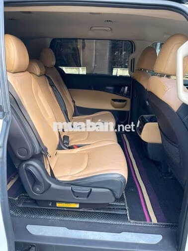 KIA Carnival Premium 2023 8 chỗ Trắng 80.000 km